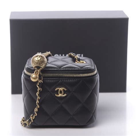 chanel black quilted tote with pearl chains